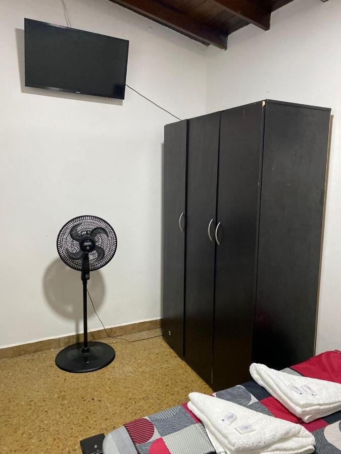 Apartamentos Excelente Ubicacion Μεντεγίν Εξωτερικό φωτογραφία