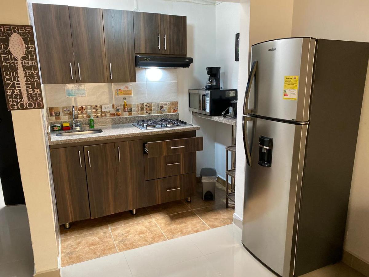 Apartamentos Excelente Ubicacion Μεντεγίν Εξωτερικό φωτογραφία