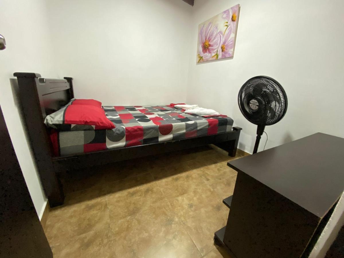 Apartamentos Excelente Ubicacion Μεντεγίν Εξωτερικό φωτογραφία